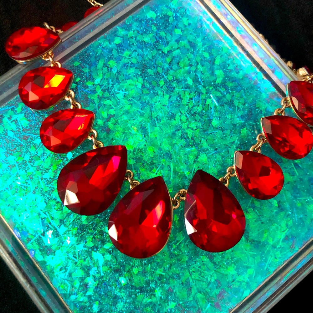 Beautiful ruby red necklace and earrings set